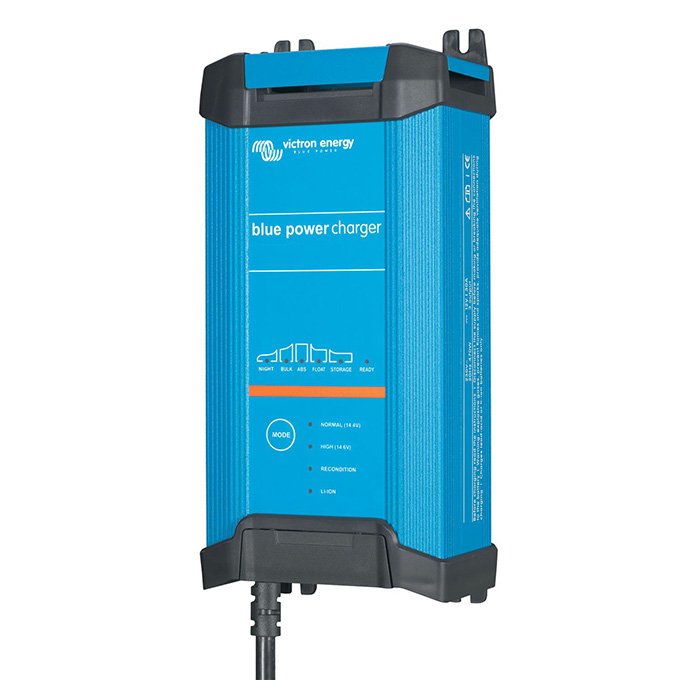   Blue Power IP22 Charger 12/15 (3)